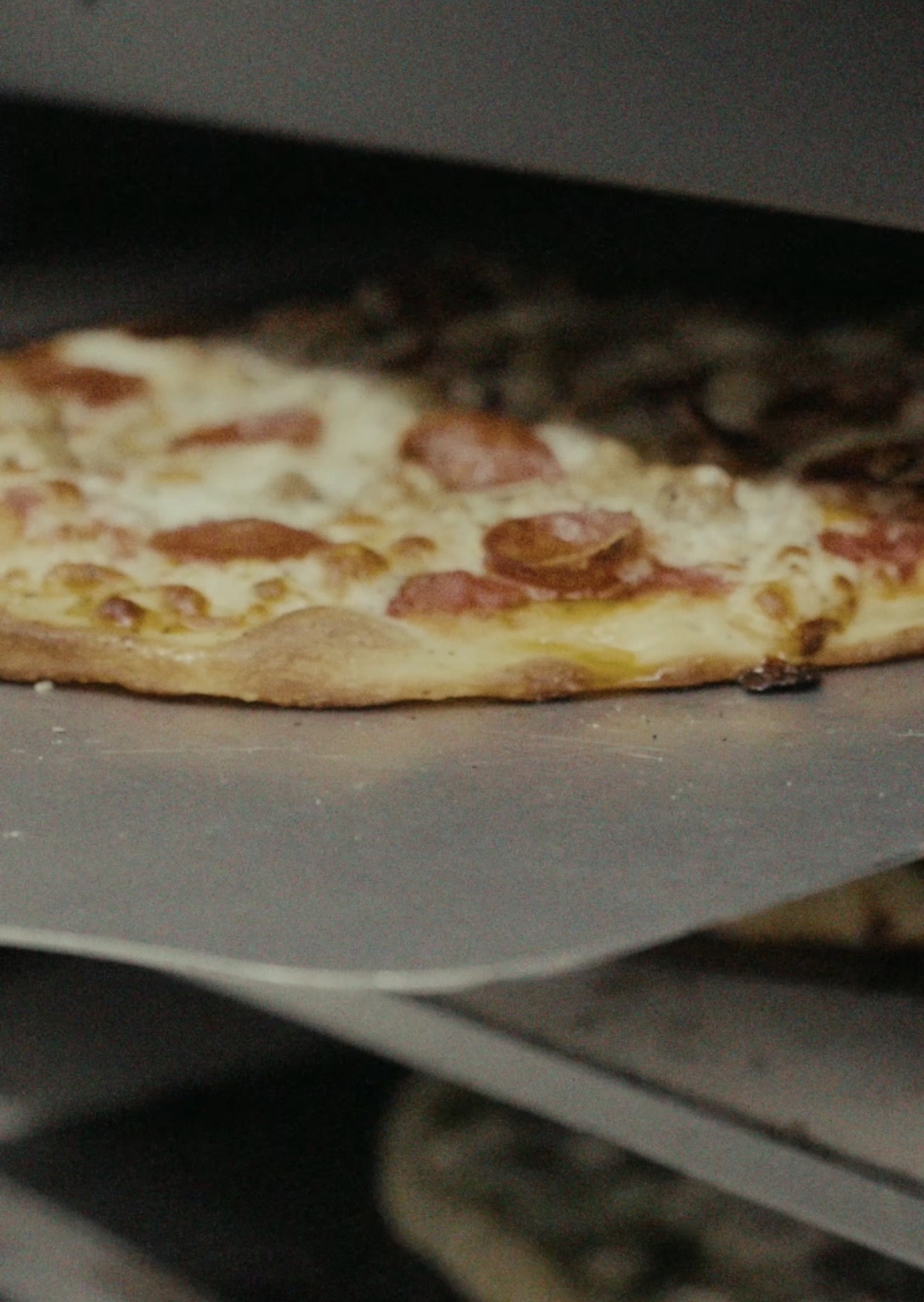 Pizza fresh from the oven at La Fonda